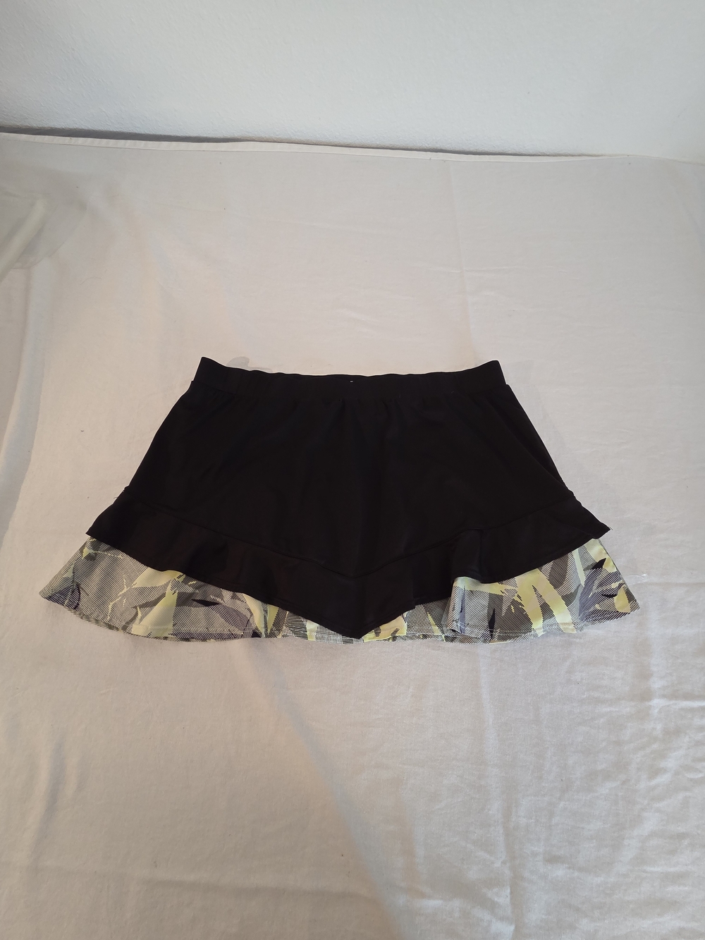 Tail Black Athletic Skirt with Elastic Waistband
